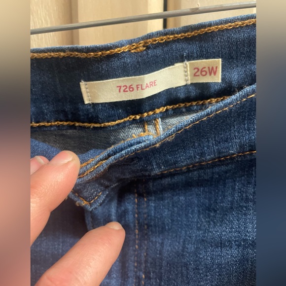 Women’s Levi’s 726 ✨ High Rise Flare ✨ Size 26W ✨ New without tags ✨ - Picture 2 of 5
